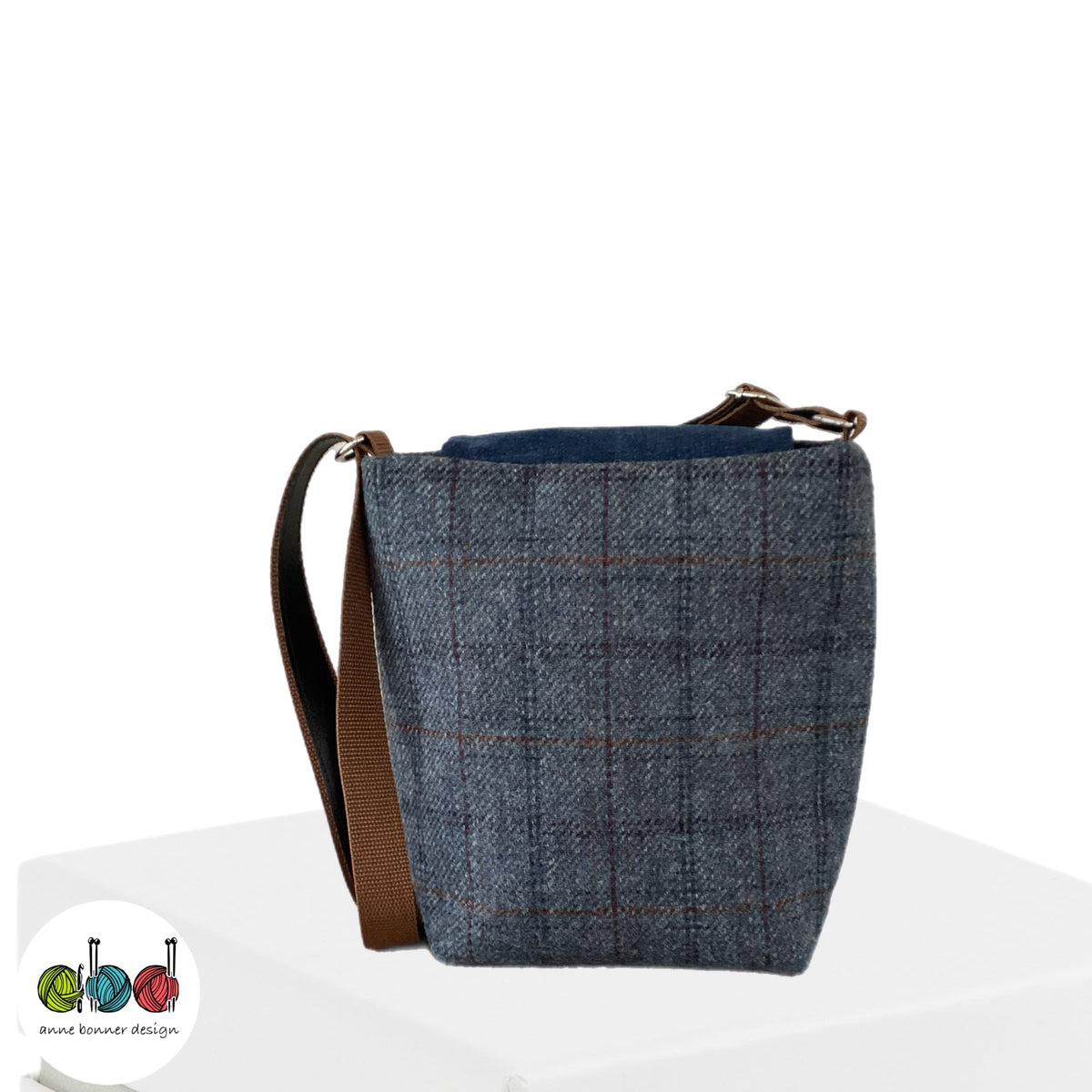 Handcrafted Donegal Tweed Crossbody Bag – One of a Kind |CB007)
